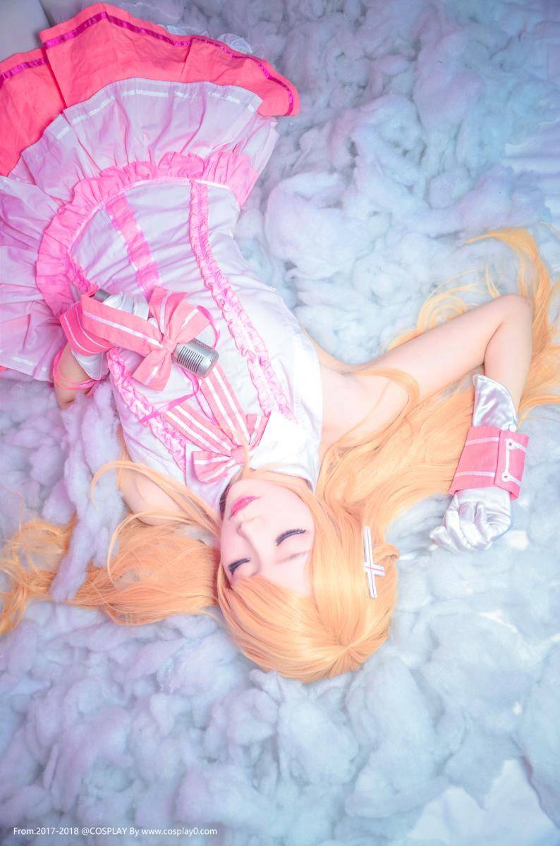 Cosplay福利/刀剑神域亚丝娜同人偶像歌姬Cos白丝萝莉福利图片