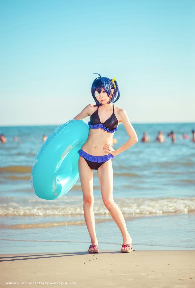 Cosplay福利/中二病也要谈恋爱小鸟游六花比基尼美女Cosplay福利