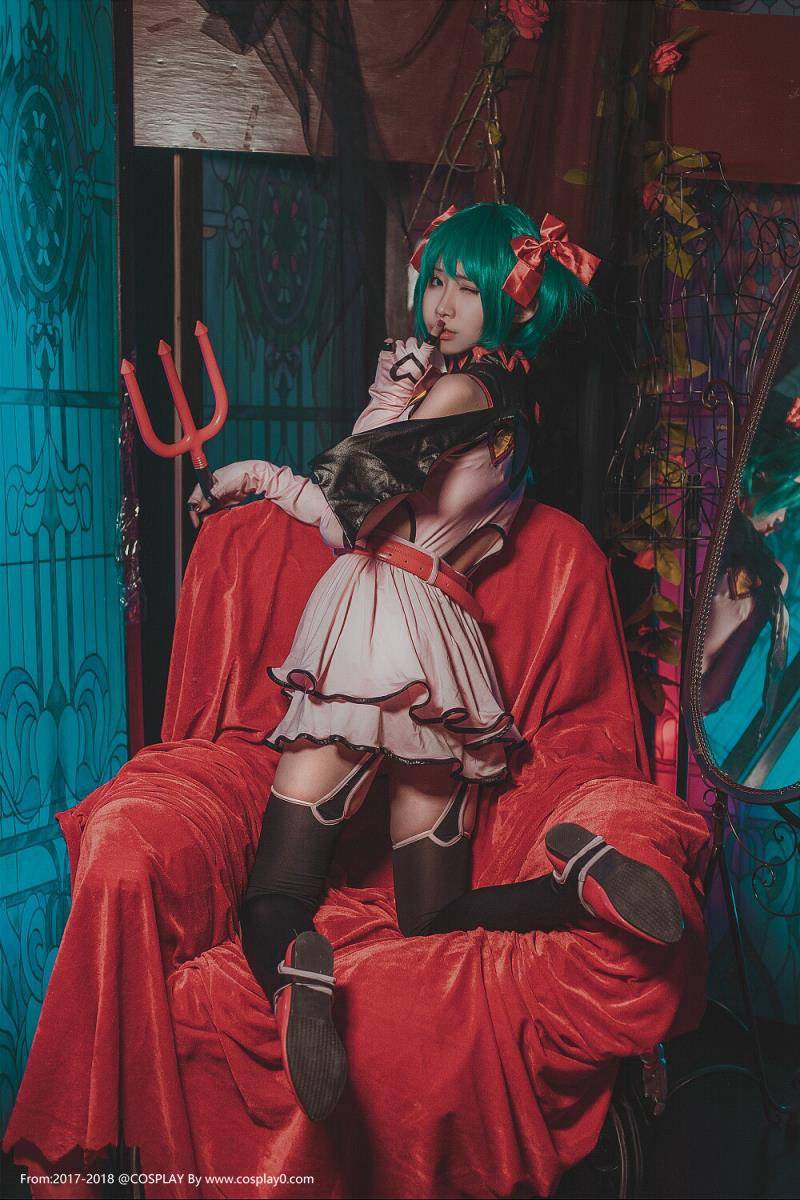 Cosplay福利/绝对领域萝莉黑丝诱惑初音未来小恶魔Cosplay福利