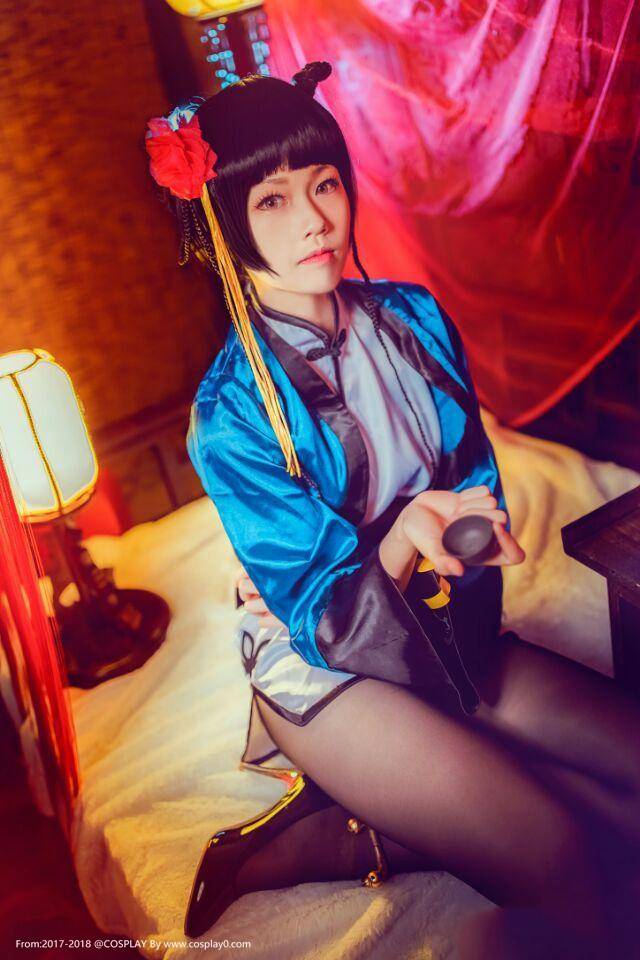 Cosplay福利/性感美女黑丝诱惑Cosplay黑执事蓝猫本子福利图片