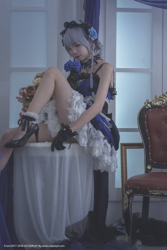 Cosplay福利/二次元美女Cosplay十六夜咲夜同人本子腿玩年福利