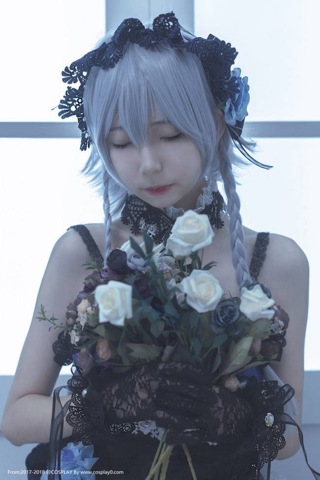 Cosplay福利/二次元美女Cosplay十六夜咲夜同人本子腿玩年福利