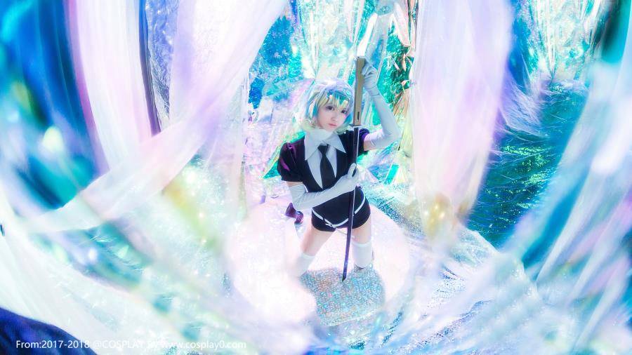 Cosplay福利/绝对领域鳗鱼霏儿宝石之国钻石白丝制服诱惑Cos福利