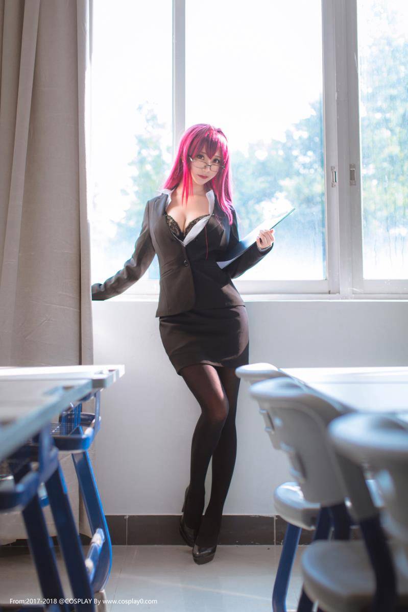 Cosplay福利/-黑川-斯卡哈黑丝美腿制服诱惑Cosplay福利番号