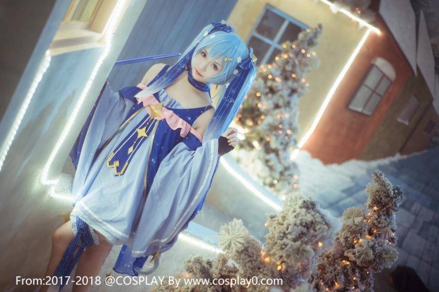 Cosplay福利/汐颜玲Cosplay初音未来雪初音同人萝莉图片