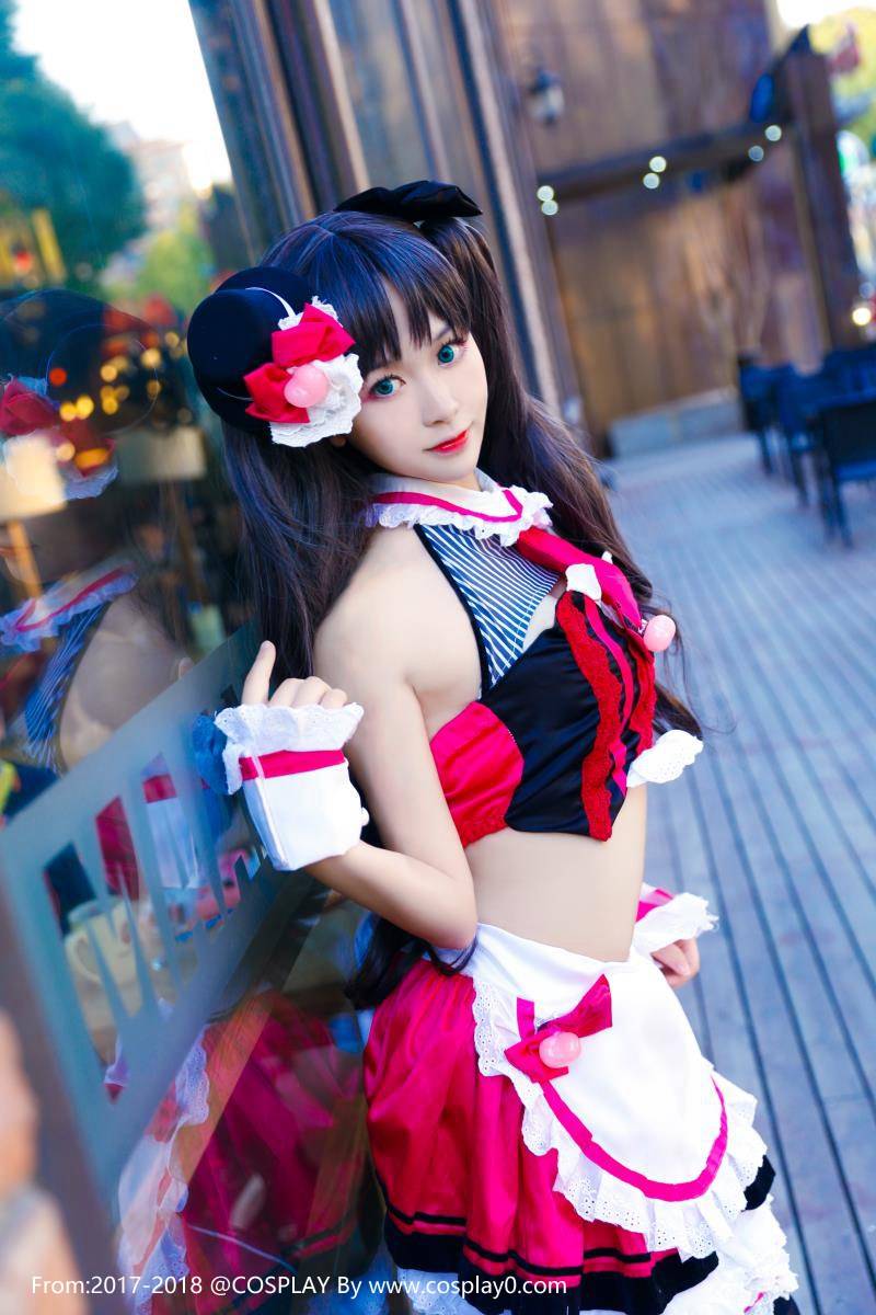 Cosplay福利/童颜巨乳萝莉汐颜玲Cosplay远坂凛女仆装黑丝图片