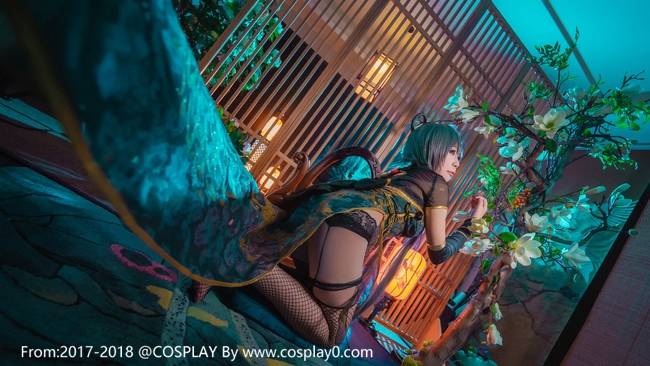 Cosplay福利/金丝雀洛天依旗袍同人网袜黑丝诱惑足控Cosplay福利