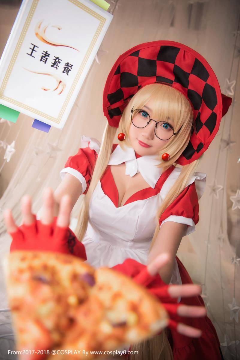Cosplay福利/王者荣耀小厨娘巨乳萝莉瓜希Cosplay安琪拉白丝福利图