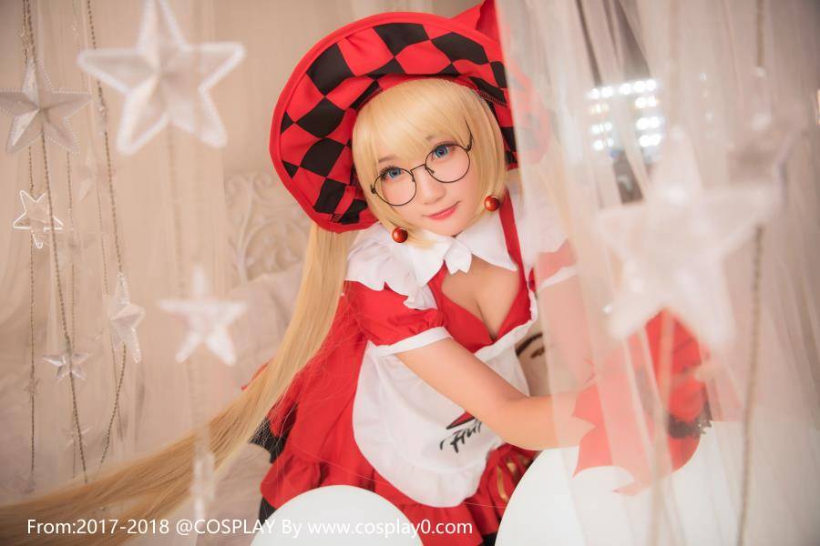 Cosplay福利/王者荣耀小厨娘巨乳萝莉瓜希Cosplay安琪拉白丝福利图