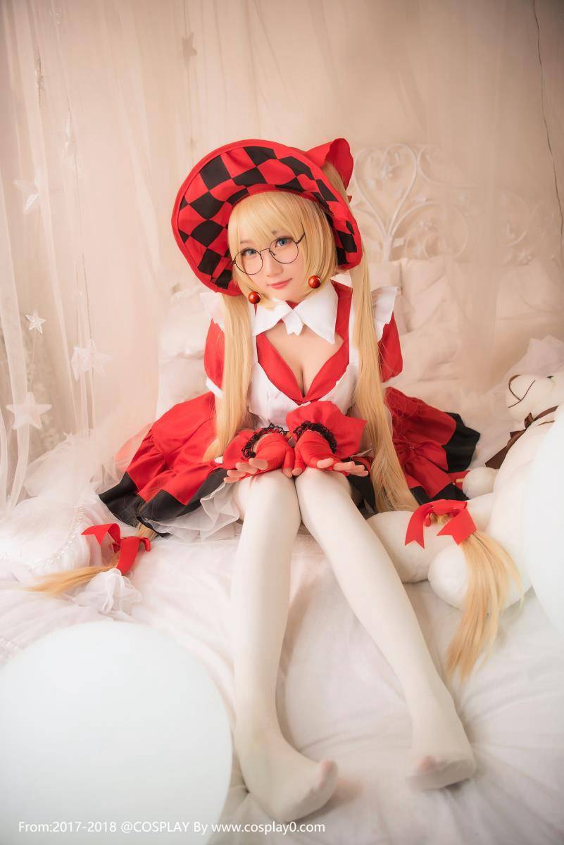 Cosplay福利/王者荣耀小厨娘巨乳萝莉瓜希Cosplay安琪拉白丝福利图