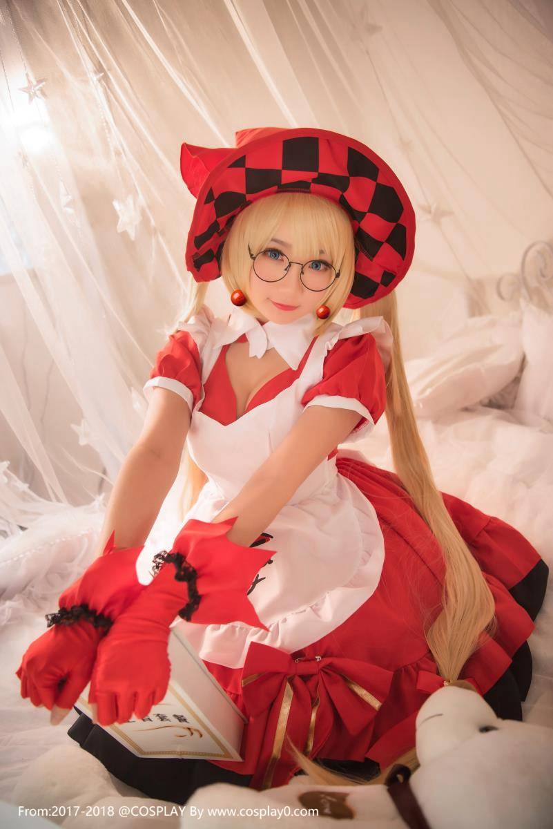 Cosplay福利/王者荣耀小厨娘巨乳萝莉瓜希Cosplay安琪拉白丝福利图