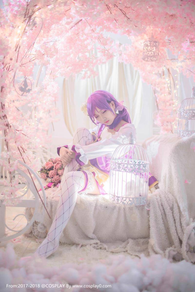 Cosplay福利/绝对领域双马尾白丝萝莉东条希Cosplay福利番号