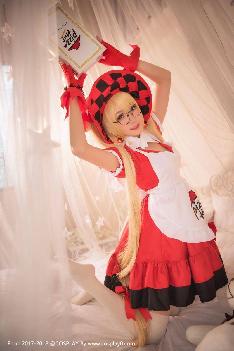 Cosplay福利/王者荣耀小厨娘巨乳萝莉瓜希Cosplay安琪拉白丝福利图