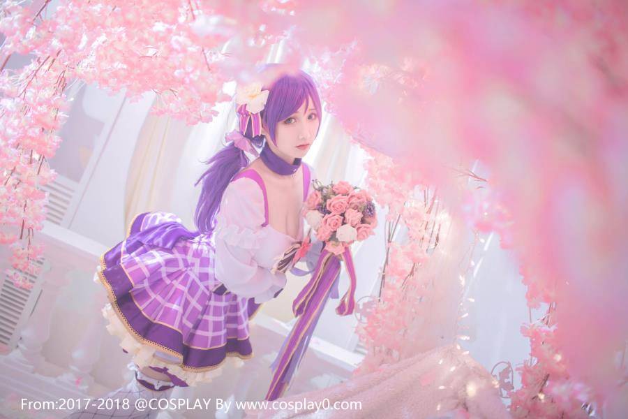 Cosplay福利/绝对领域双马尾白丝萝莉东条希Cosplay福利番号