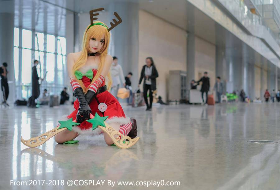 Cosplay福利/二次元萌妹子lol卡特琳娜圣诞冰雪Cosplay图片
