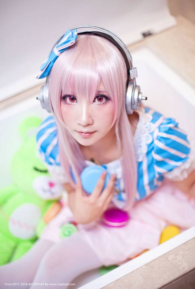 Cosplay福利/蓝白打歌服巨乳超级索尼子白丝萝莉Cosplay番号