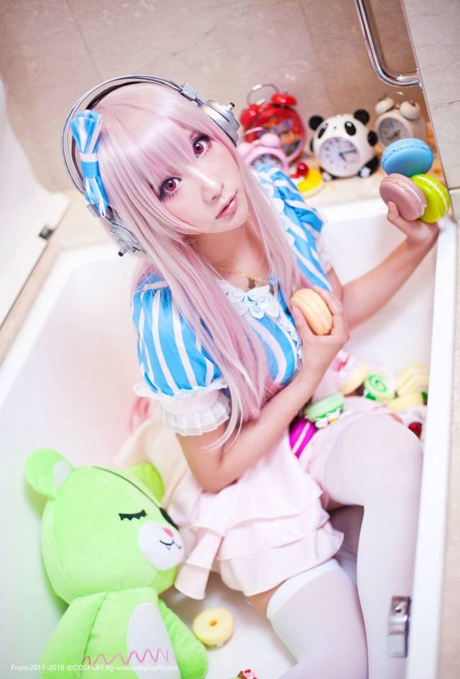 Cosplay福利/蓝白打歌服巨乳超级索尼子白丝萝莉Cosplay番号