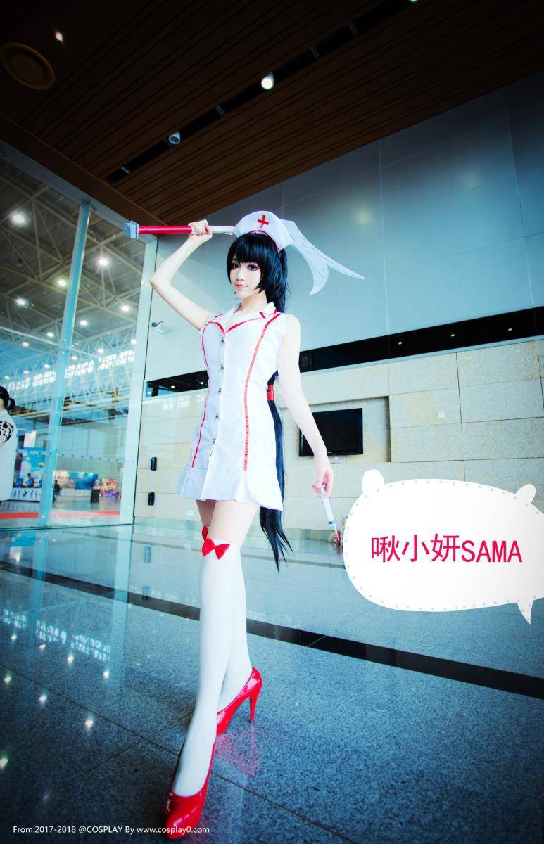 Cosplay福利/啾小妍SAMA英雄联盟实习护士阿卡丽白丝Cosplay图片