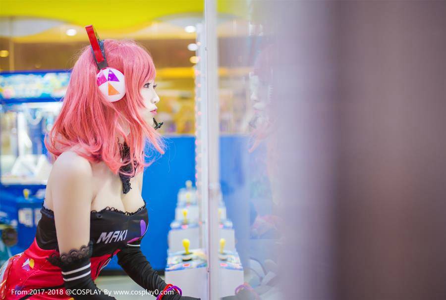 Cosplay福利/可爱萝莉啾小妍Cosplay西木野真姬电玩觉醒同人本子图片