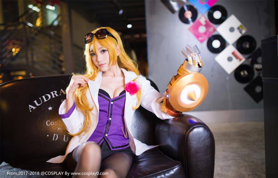Cosplay福利/清纯美女啾小妍英雄联盟光执事伊泽瑞尔Cos图片