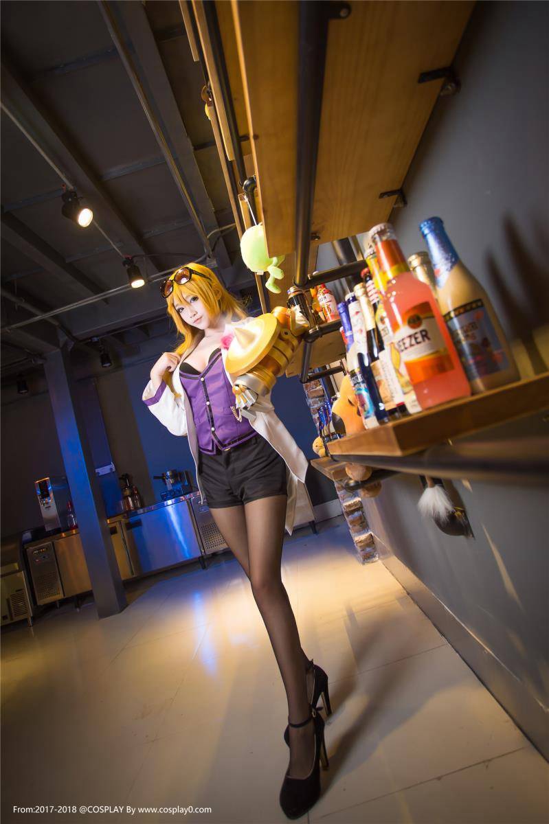 Cosplay福利/清纯美女啾小妍英雄联盟光执事伊泽瑞尔Cos图片