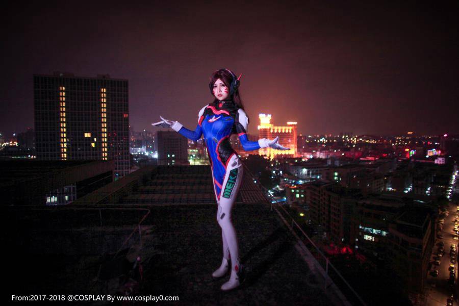 Cosplay福利/半次元萌芽儿守望先锋D.va同人本子Cos图片