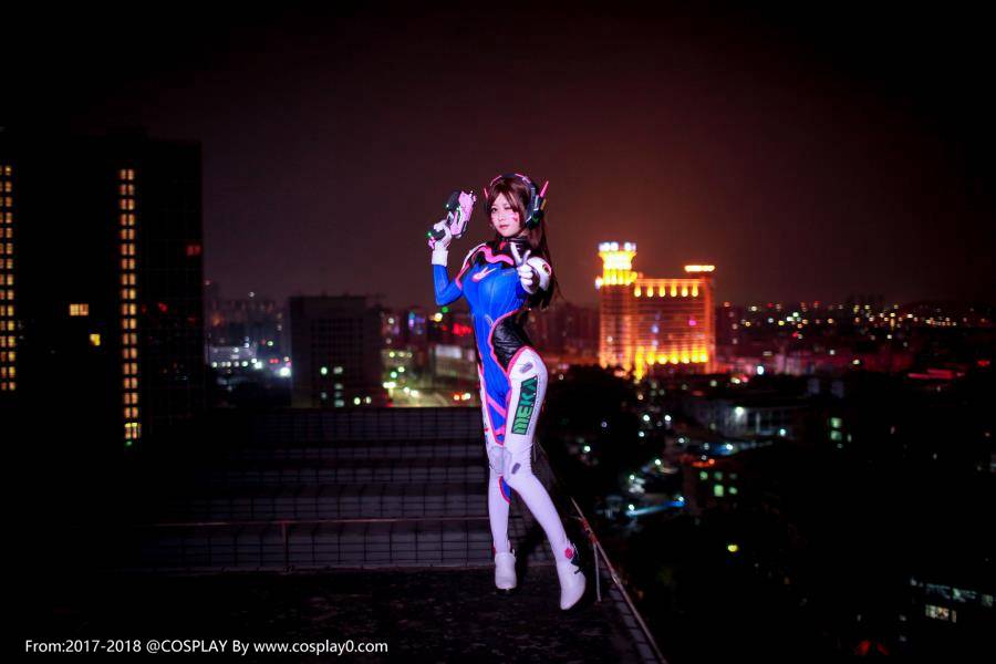 Cosplay福利/半次元萌芽儿守望先锋D.va同人本子Cos图片