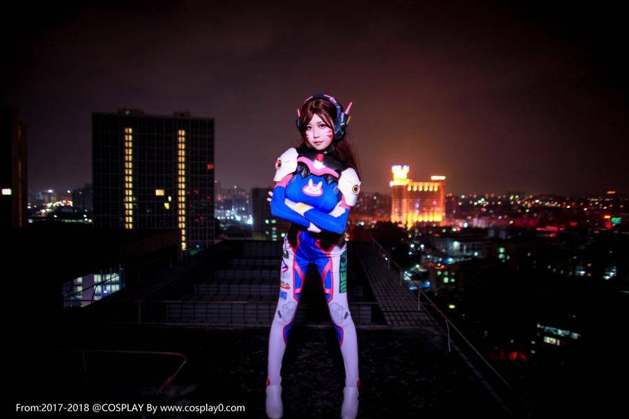 Cosplay福利/半次元萌芽儿守望先锋D.va同人本子Cos图片