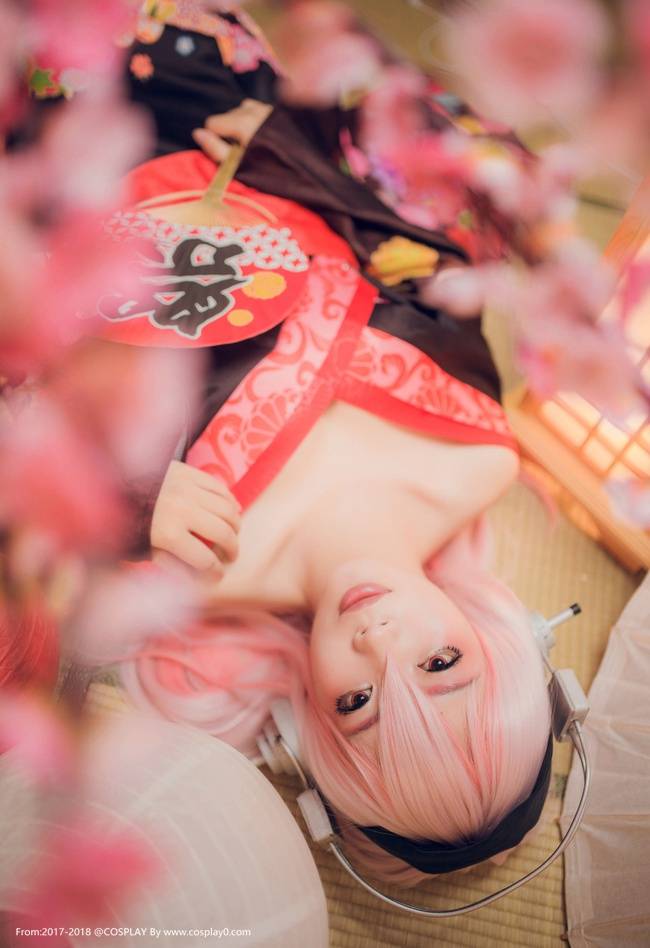 Cosplay福利/夏日祭超级索尼子和服白丝萝莉裸足Cosplay图片