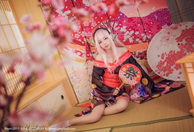 Cosplay福利/夏日祭超级索尼子和服白丝萝莉裸足Cosplay图片