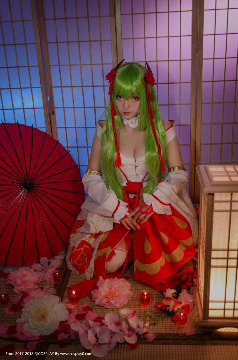 Cosplay福利/反叛的鲁路修c.c.白丝美女日系和服Cosplay图片