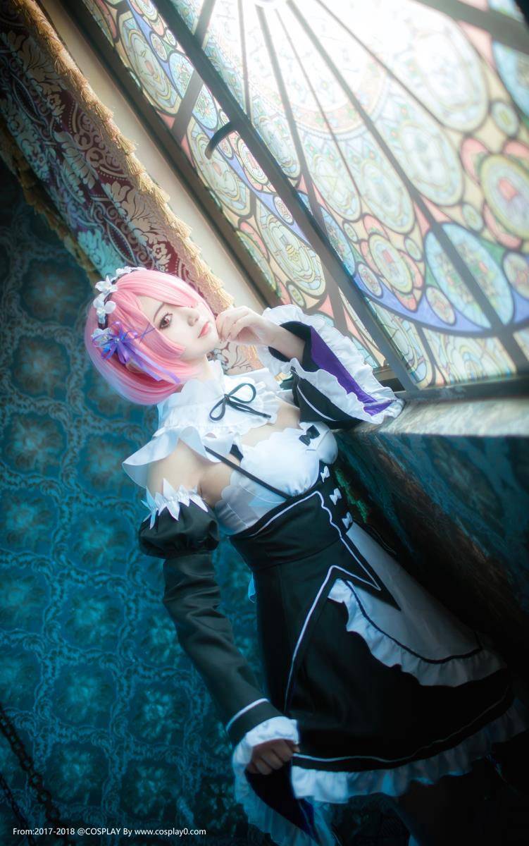 Cosplay福利/半次元Coser雷姆拉姆女仆白丝萝莉Cosplay图片