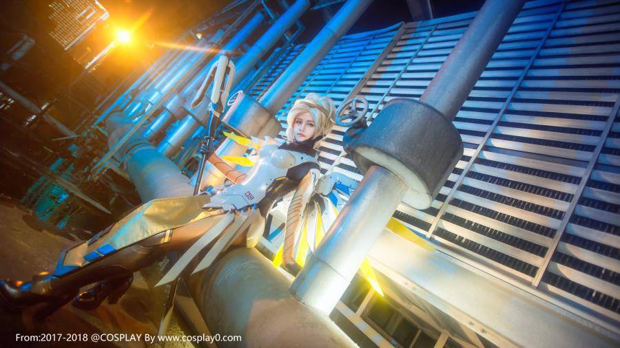 Cosplay福利/守望先锋医生姐姐性感美女天使Cosplay图片