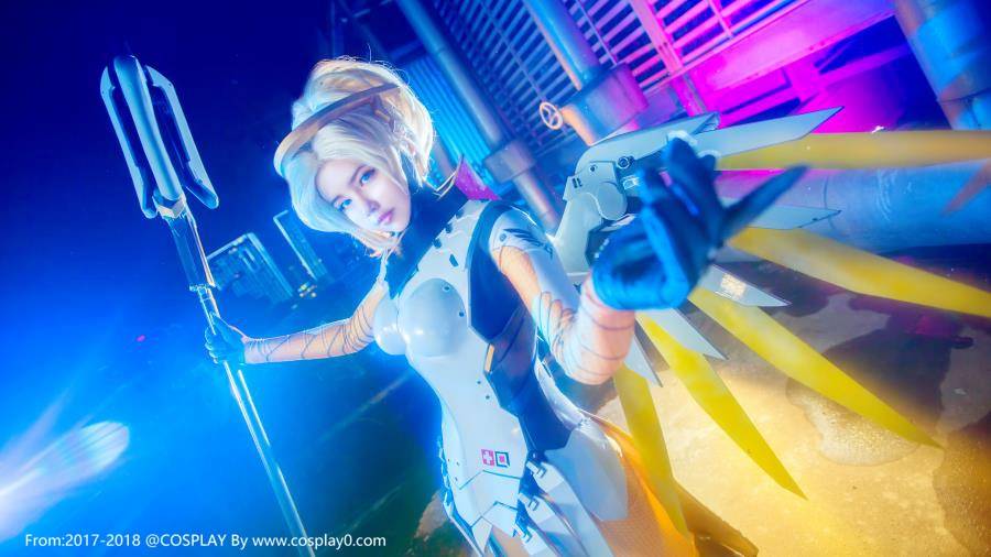 Cosplay福利/守望先锋医生姐姐性感美女天使Cosplay图片