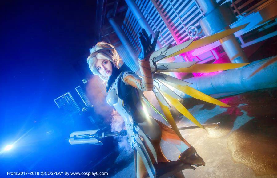 Cosplay福利/守望先锋医生姐姐性感美女天使Cosplay图片