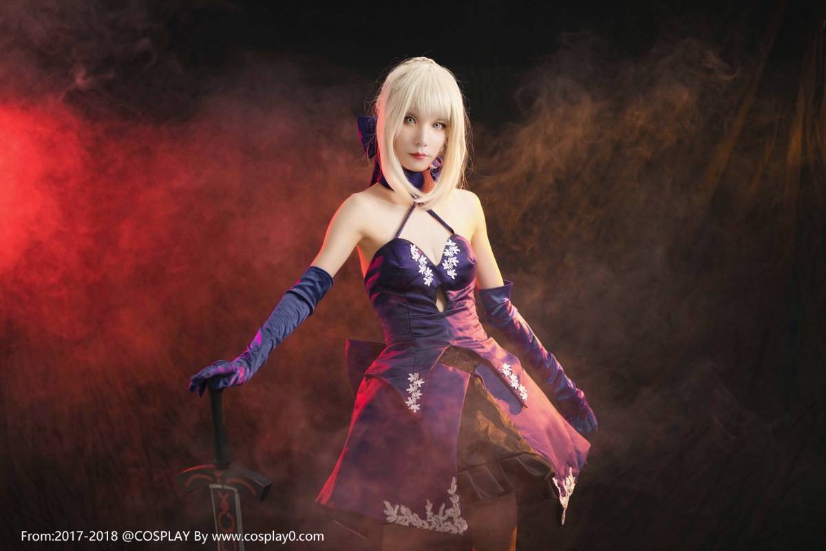 Cosplay福利/[FATE]亚瑟王saber绝色美女黑丝诱惑Cosplay图片