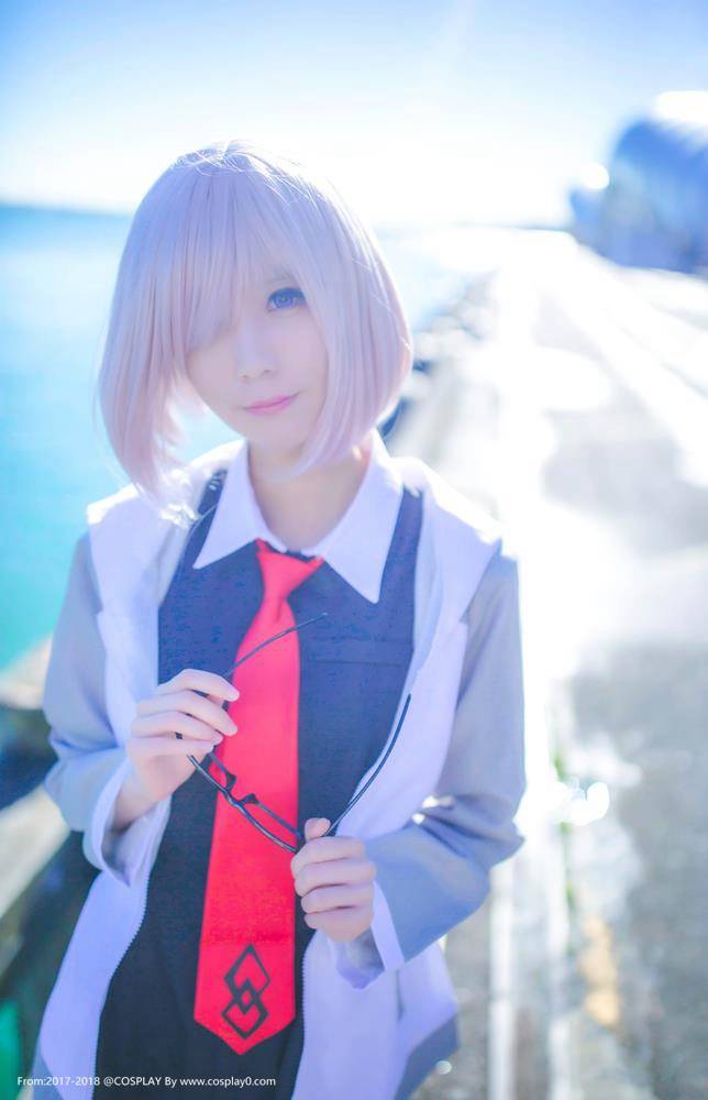 Cosplay福利/Fate盾娘玛修·基列莱特美女制服黑丝诱惑Cosplay图片