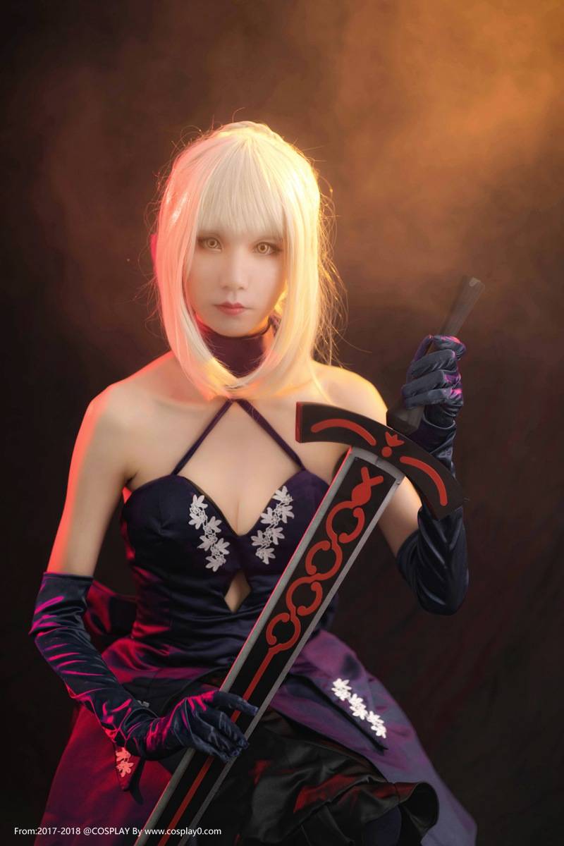 Cosplay福利/[FATE]亚瑟王saber绝色美女黑丝诱惑Cosplay图片