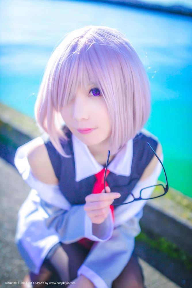 Cosplay福利/Fate盾娘玛修·基列莱特美女制服黑丝诱惑Cosplay图片