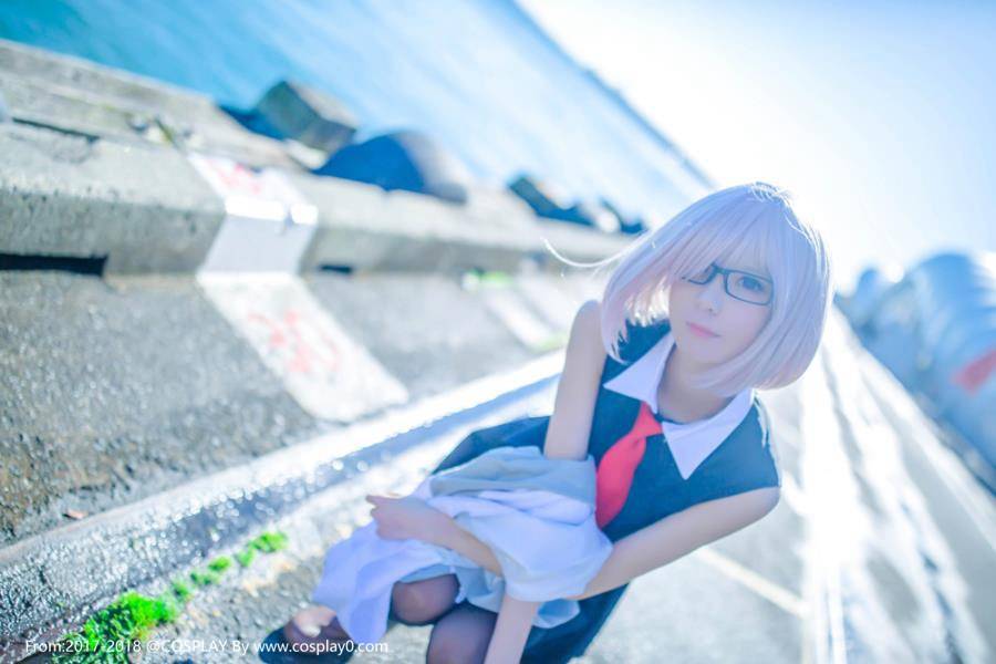 Cosplay福利/Fate盾娘玛修·基列莱特美女制服黑丝诱惑Cosplay图片