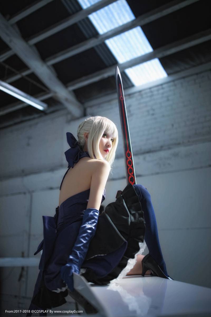 Cosplay福利/[FATE]亚瑟王saber绝色美女黑丝诱惑Cosplay图片