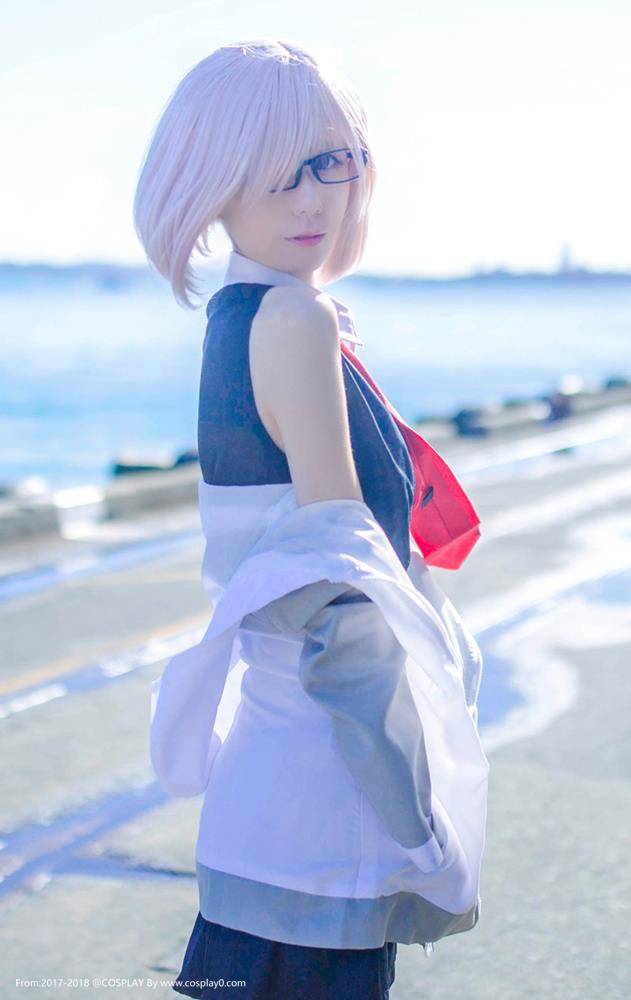 Cosplay福利/Fate盾娘玛修·基列莱特美女制服黑丝诱惑Cosplay图片