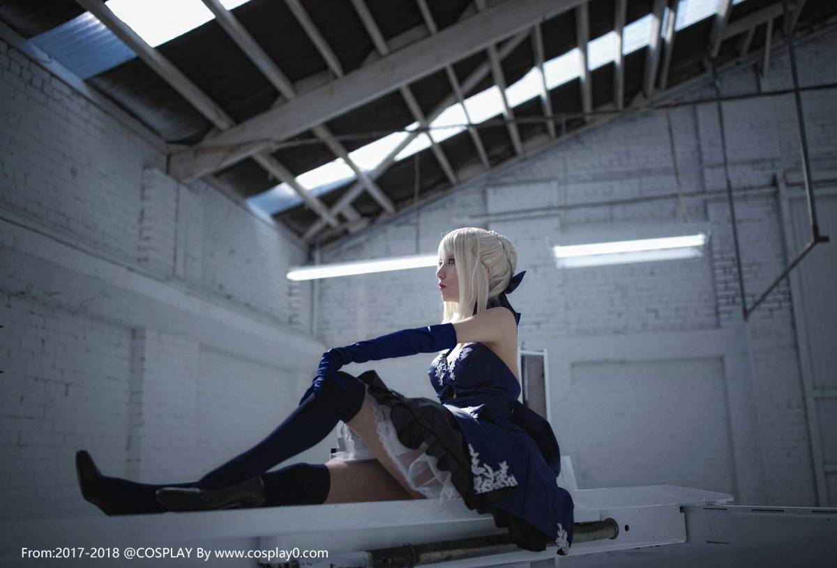 Cosplay福利/[FATE]亚瑟王saber绝色美女黑丝诱惑Cosplay图片