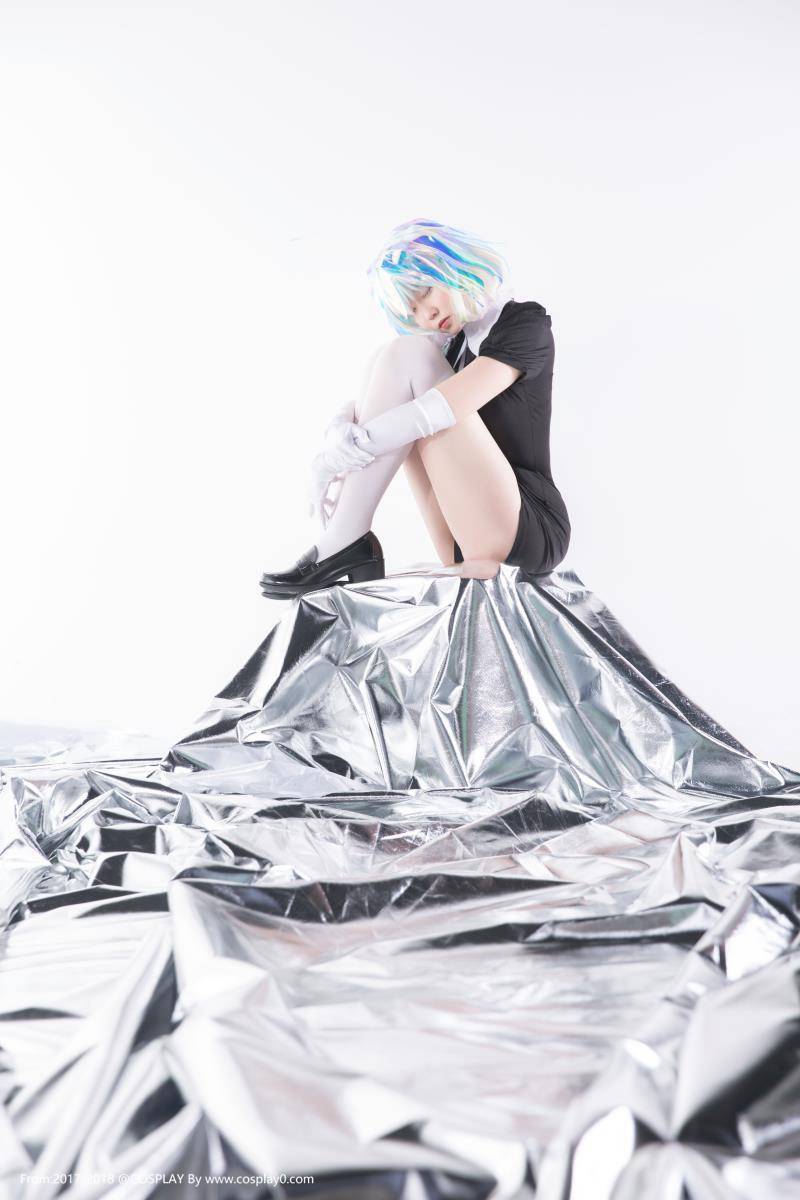 Cosplay福利/绝对领域宝石之国白丝萝莉钻石碳酸熊卡Cos图片