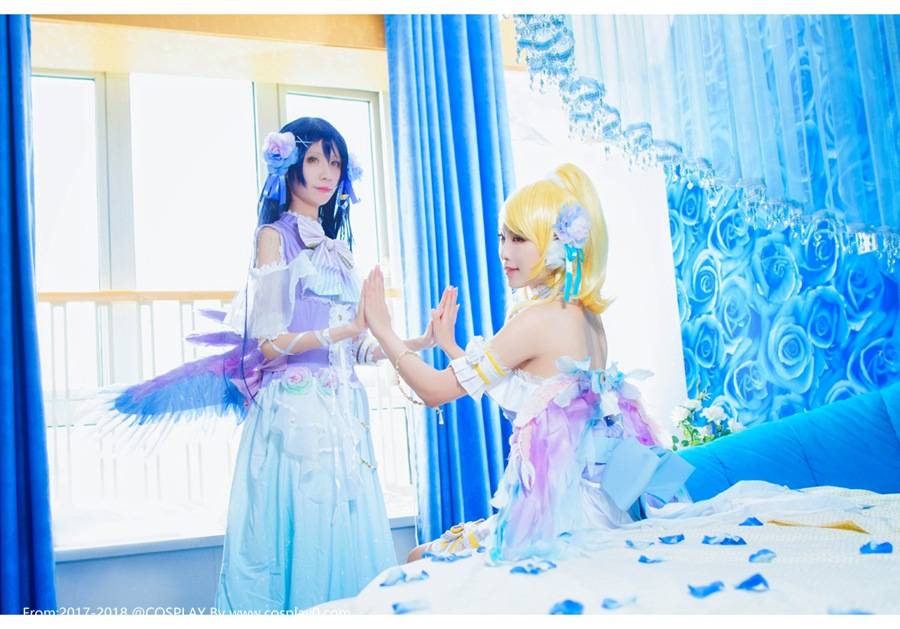 Cosplay福利/LoveLive白色情人节园田海未绚濑绘里裸足Cos图片