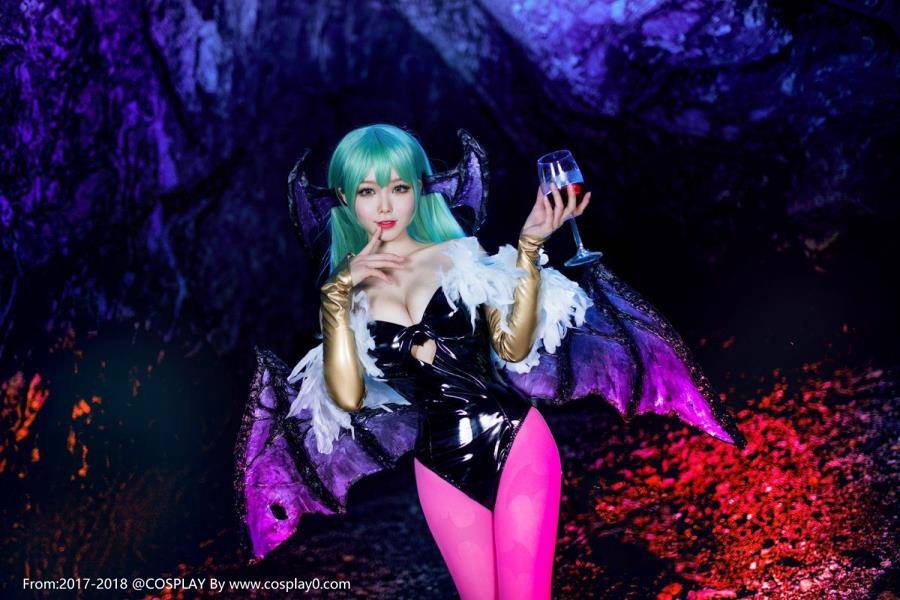 Cosplay福利/制服御姐Cosplay恶魔战士莫妮卡同人本子图片