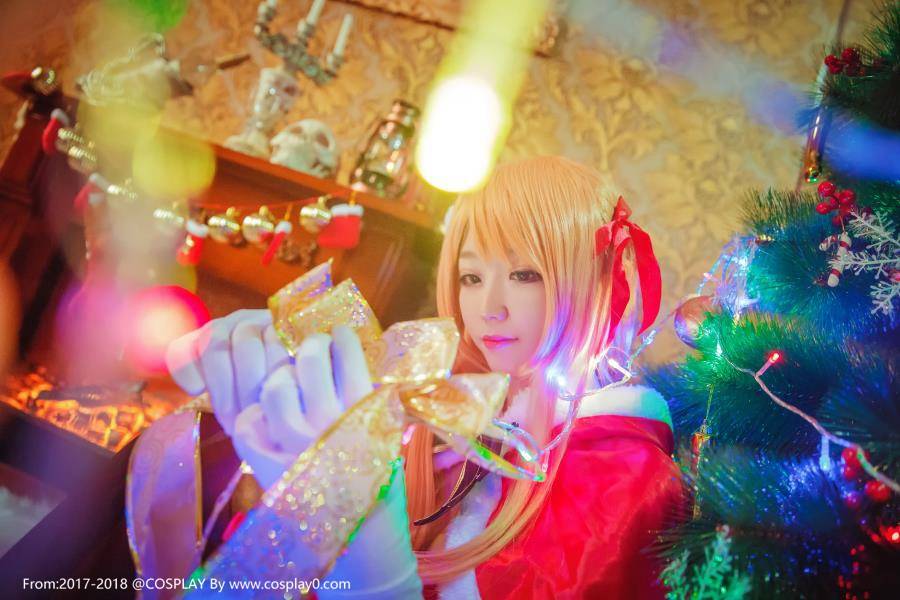 Cosplay福利/刀剑神域亚丝娜结成明日奈黑丝腿玩年Cosplay番号