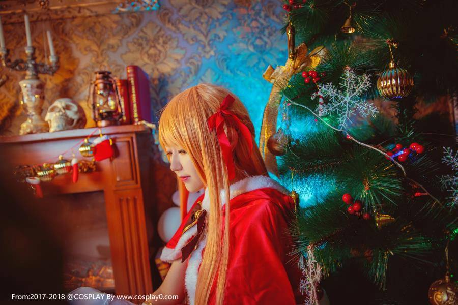 Cosplay福利/刀剑神域亚丝娜结成明日奈黑丝腿玩年Cosplay番号