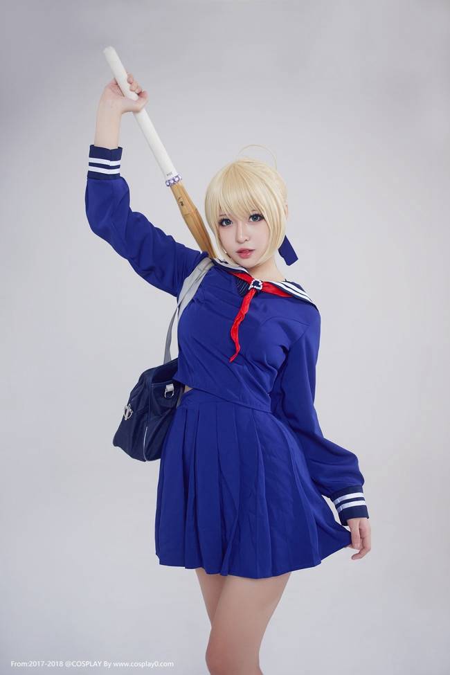 Cosplay福利/阿尔托利亚·潘德拉贡美女制服同人Cosplay写真图片