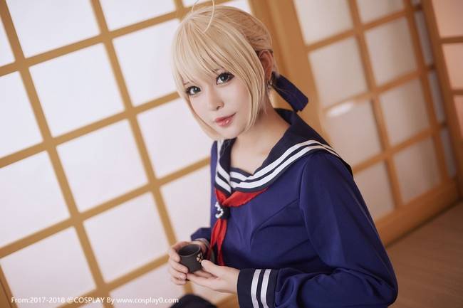 Cosplay福利/阿尔托利亚·潘德拉贡美女制服同人Cosplay写真图片
